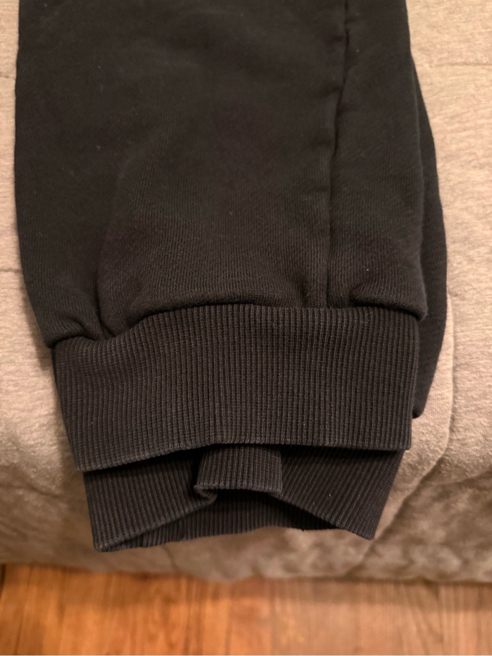 Burberry Sweatpants Black Red Embroidered Crest - Picture 4 of 4